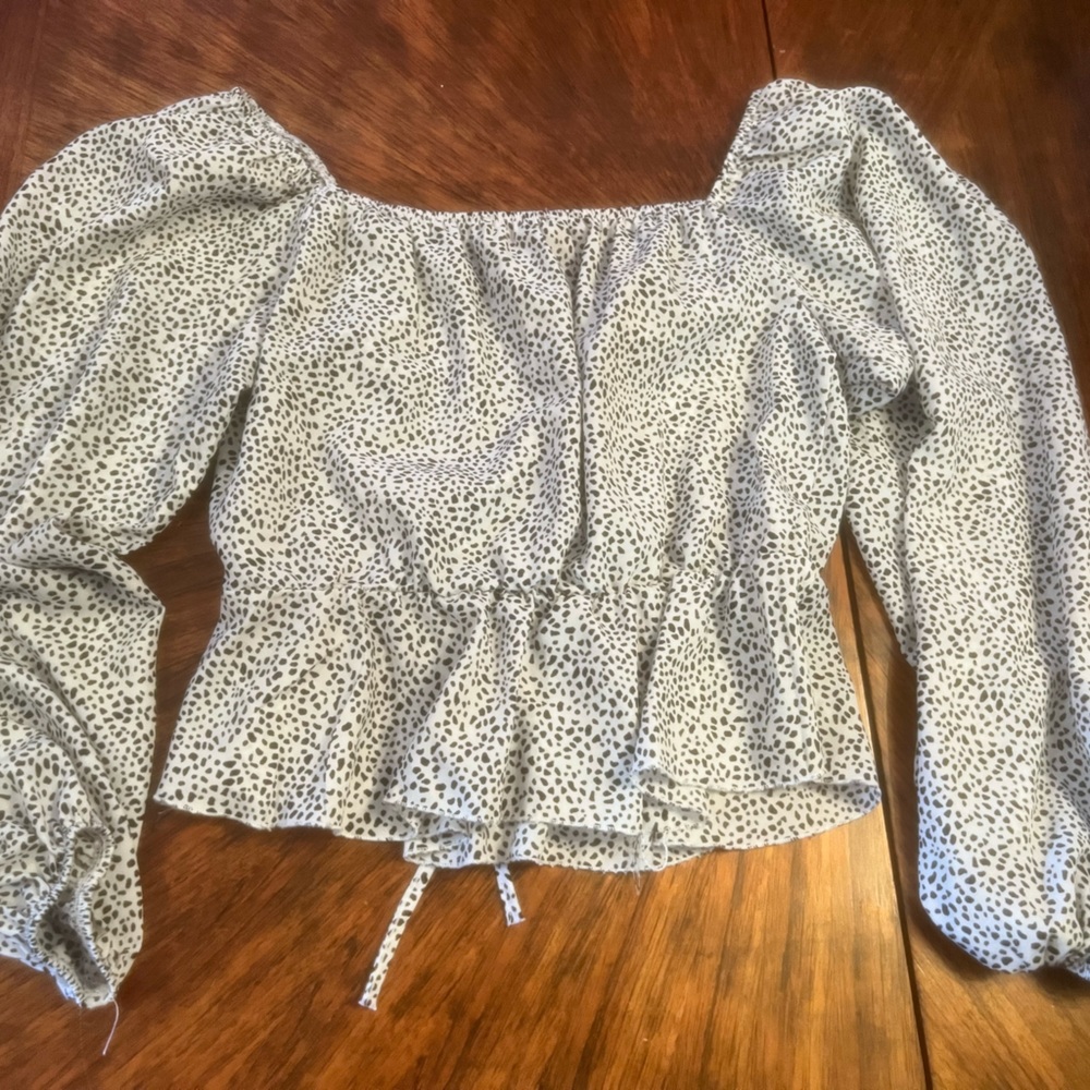 Cute off the shoulder top just right for summer!
